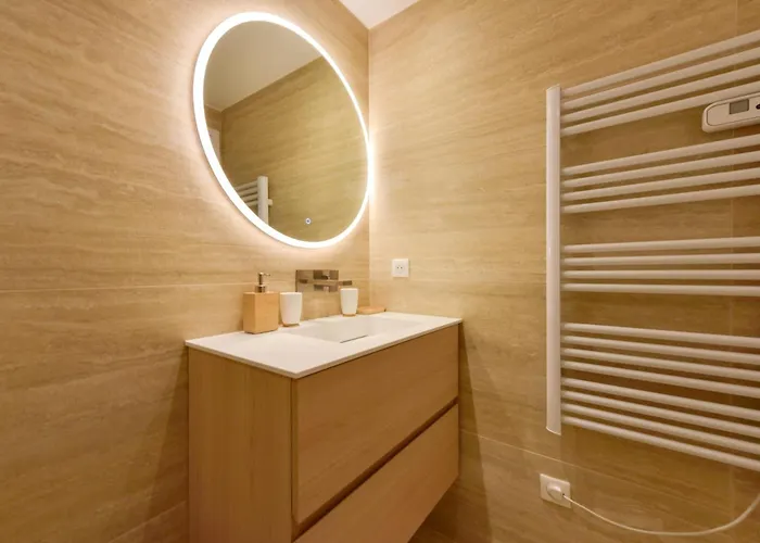 Upscale 1-br 100 Meter From The Palais Des Festivals Apartment *